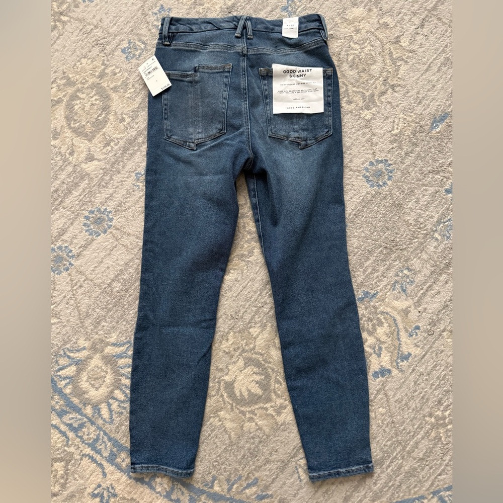 Good American Good Waist Skinny Jeans - Picture 7 of 10
